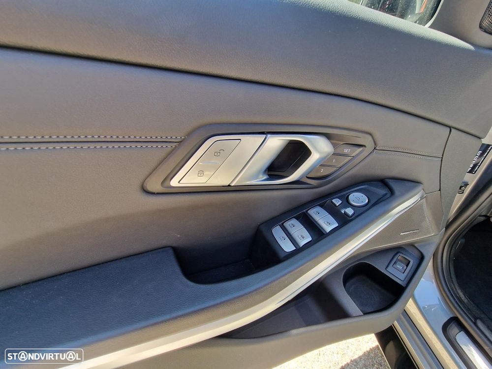 BMW M3 Competition M xDrive - 24