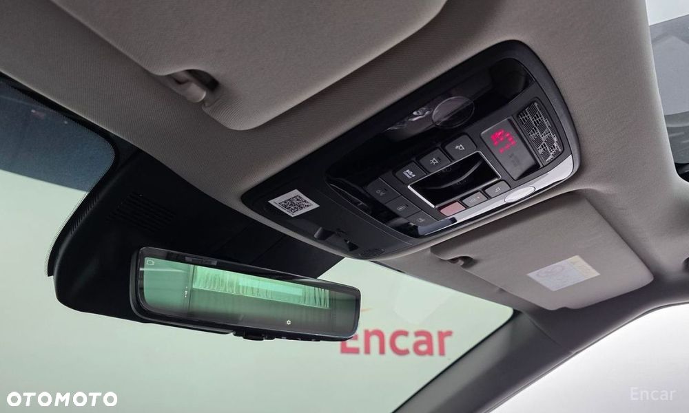 Kia Carnival - 30
