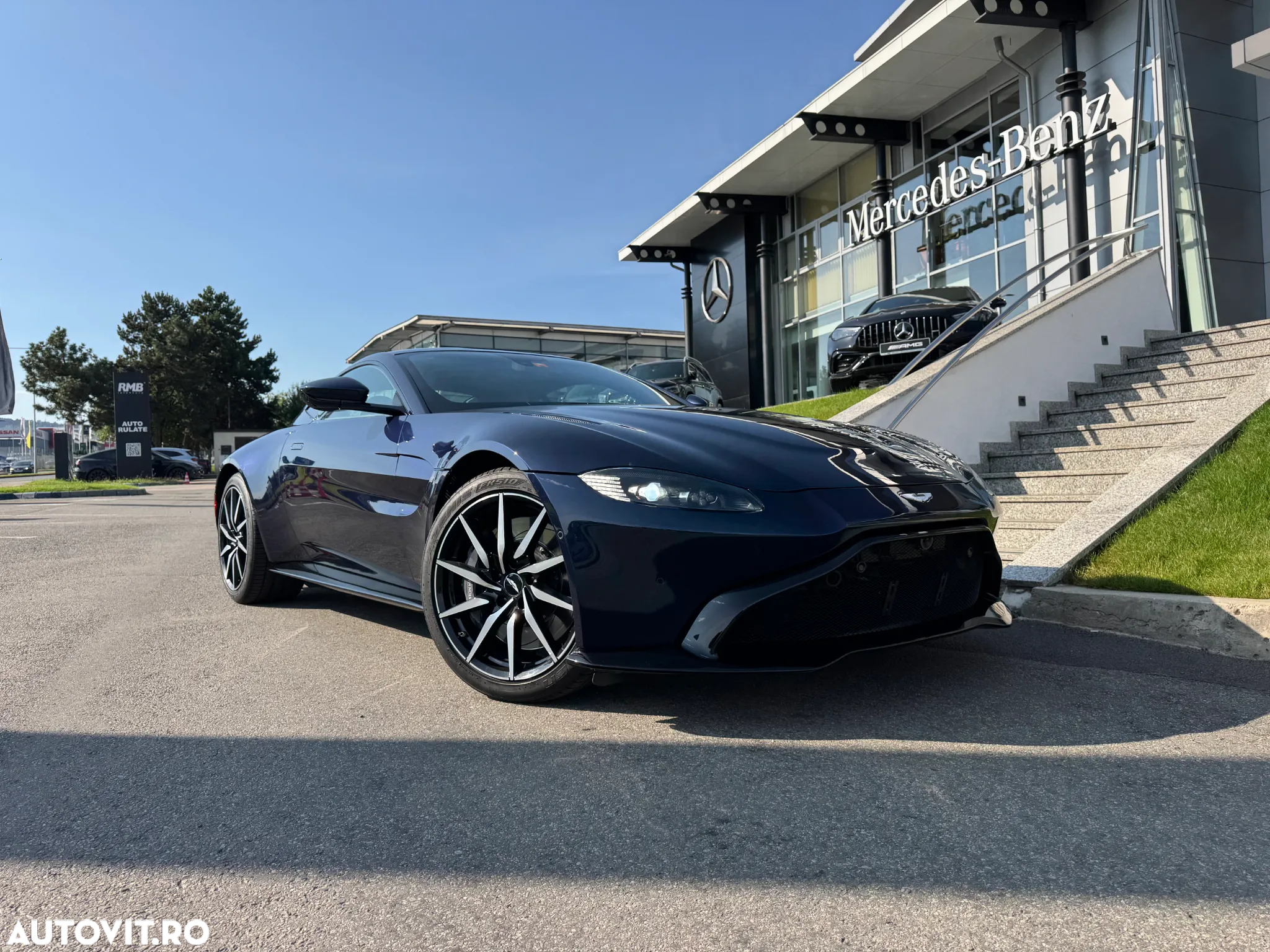 Aston Martin V8 Vantage - 3