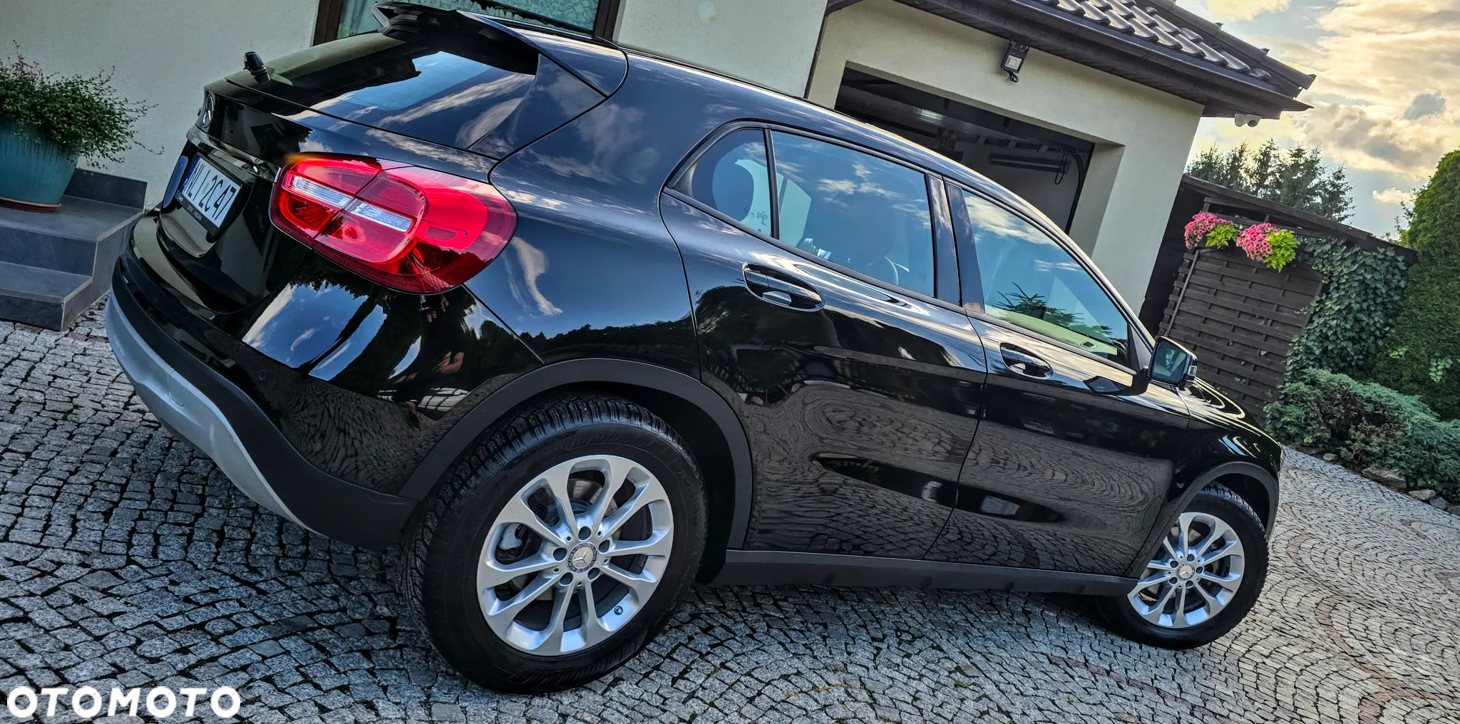 Mercedes-Benz GLA 180 - 18