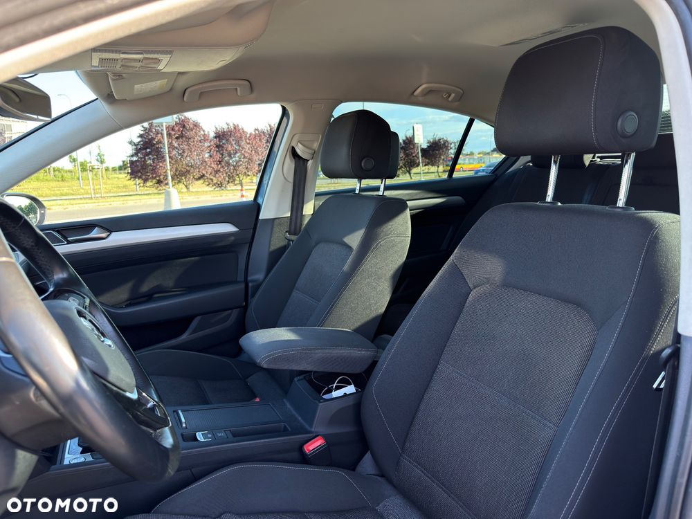 Volkswagen Passat - 10