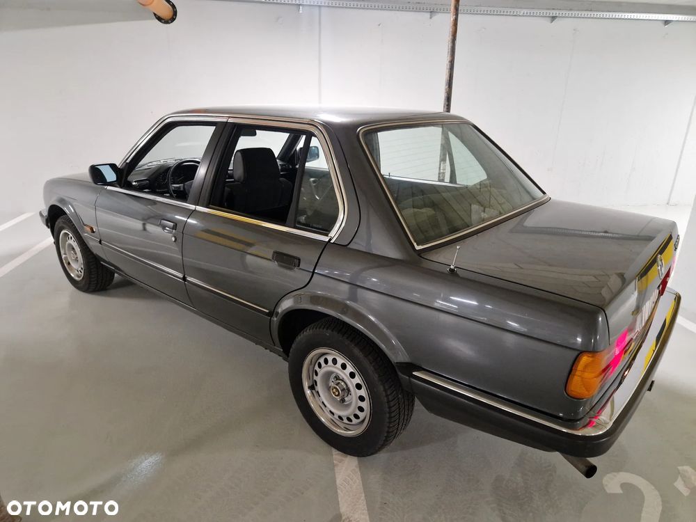 BMW Seria 3 - 16