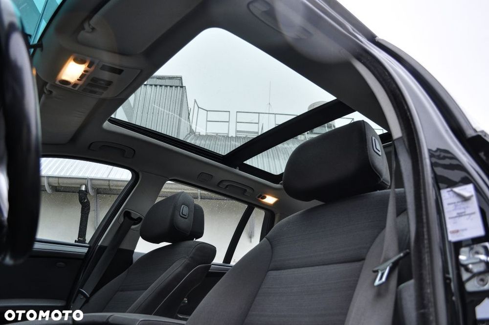 BMW Seria 5 520d - 29
