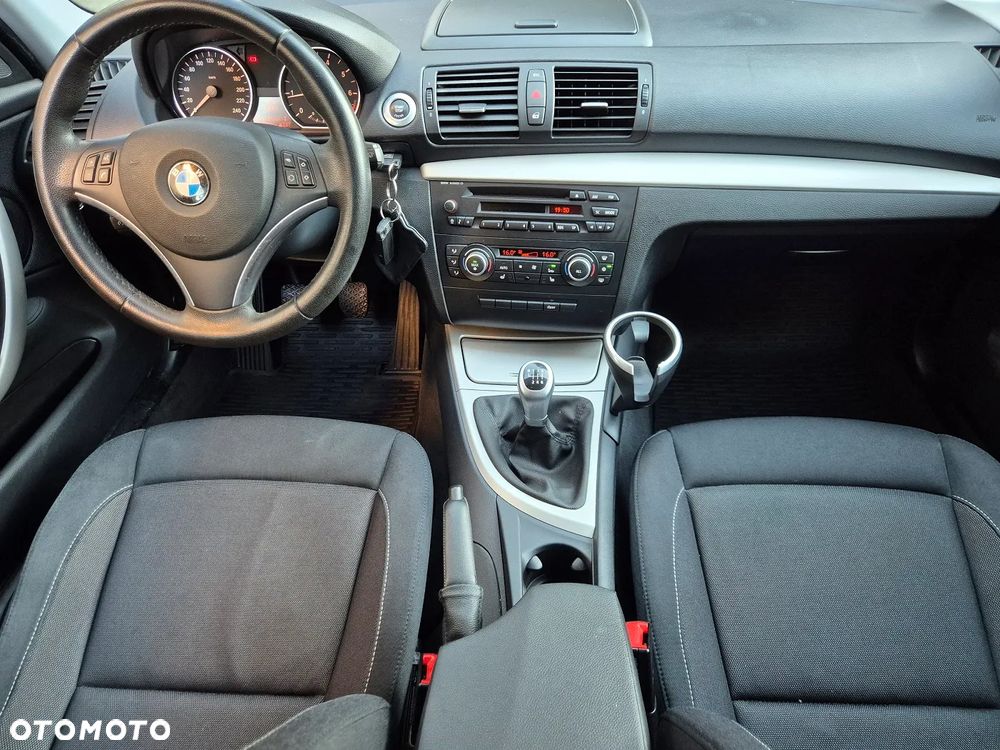BMW Seria 1 - 30