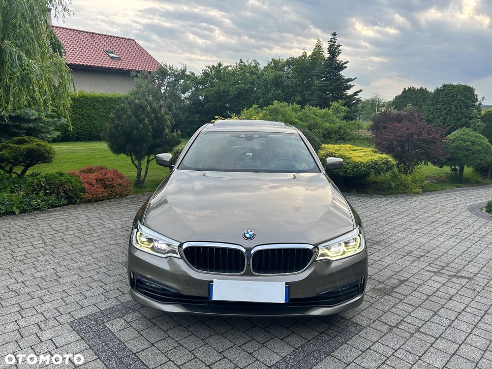 BMW Seria 5 540i xDrive Luxury Line sport - 10