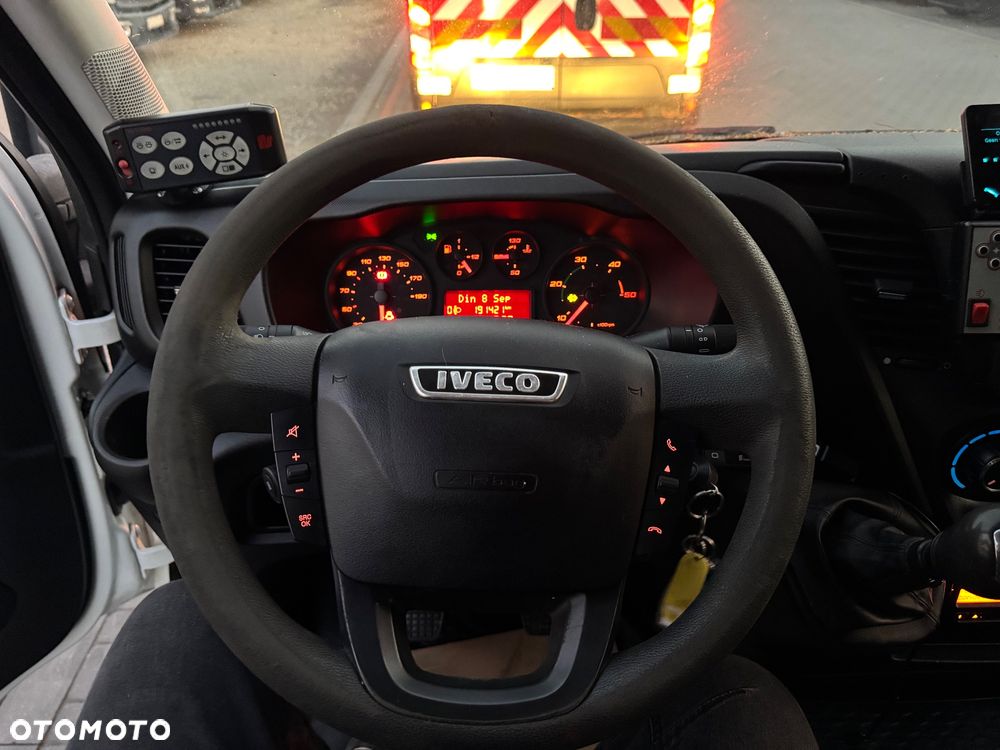 Iveco IVECO DAILY 50c15  DMC 3500 KG W OFERCIE OK 70 SZTUK FURGON KONTENER CHLODNIA WYWROT PODWOZIE DO ZABUDOWY 35c15 - 20