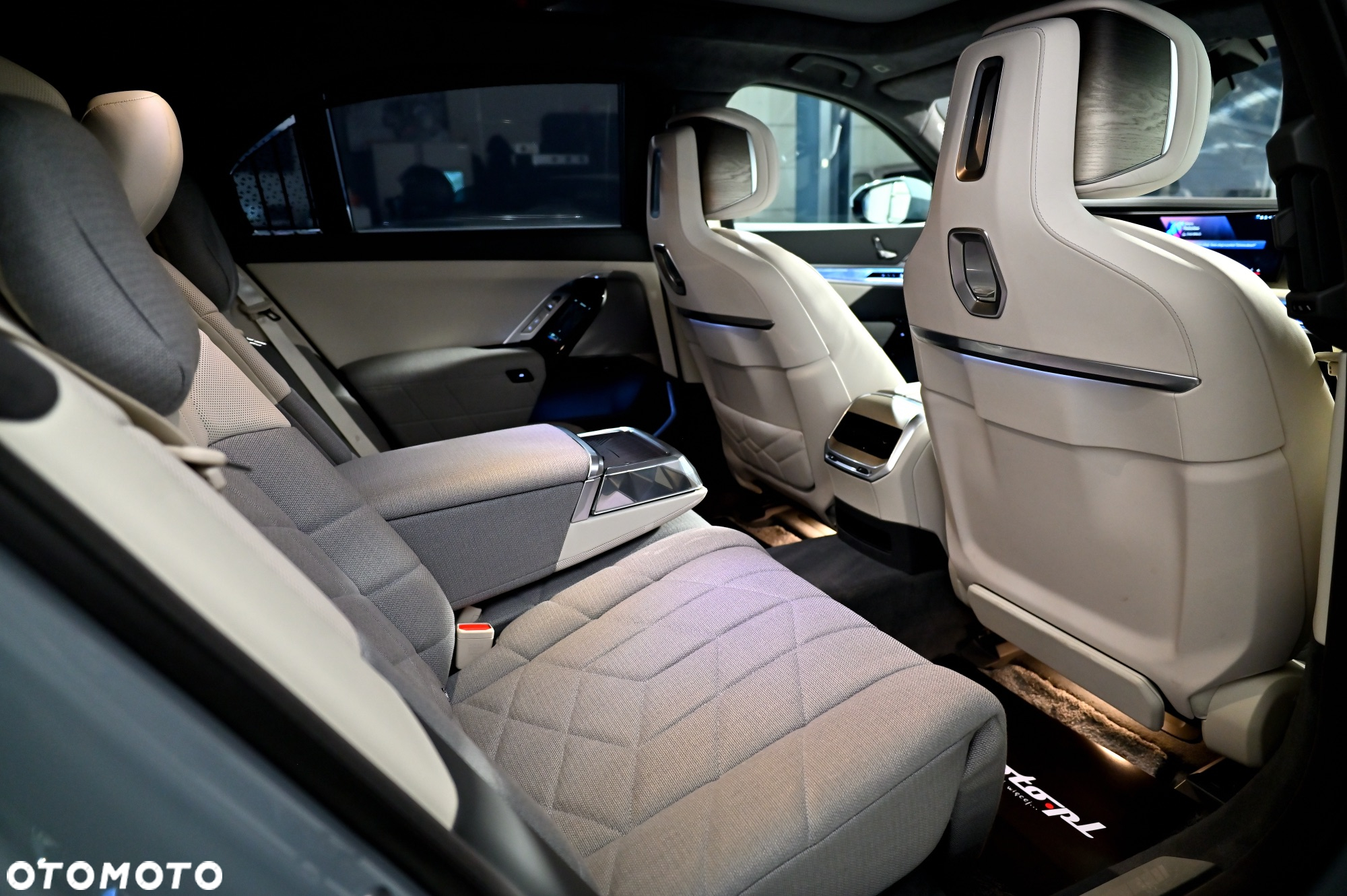 BMW Seria 7 - 15