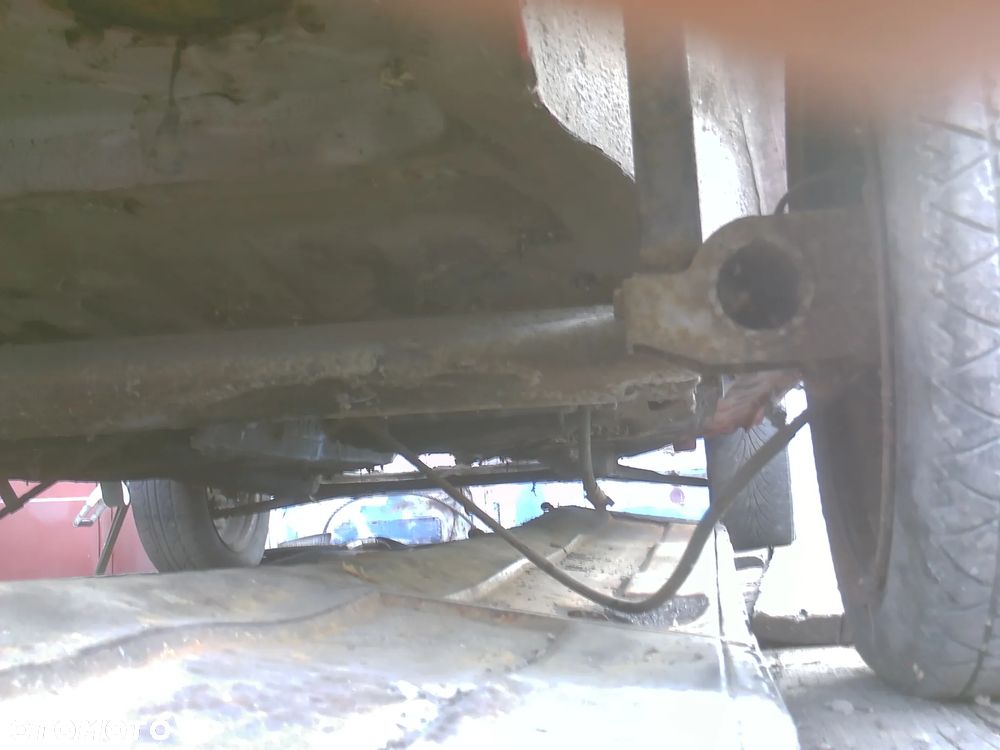 Vw golf 2 II na czesci3d dywany na kielichy tyl,zderzak szeroki,lampy tyl ciemne,zegary,prog nowy lewy,wozek przod,wahacze,amortyzatory,mc phersony,OStyl,pas podloga lampy,szyby,belka instalacja - 24