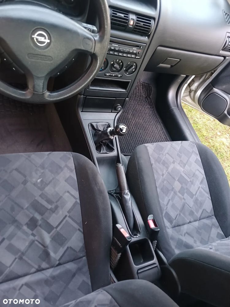 Opel Astra II 1.6 Comfort / Cool - 14