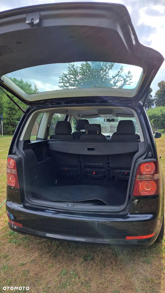 Volkswagen Touran - 5