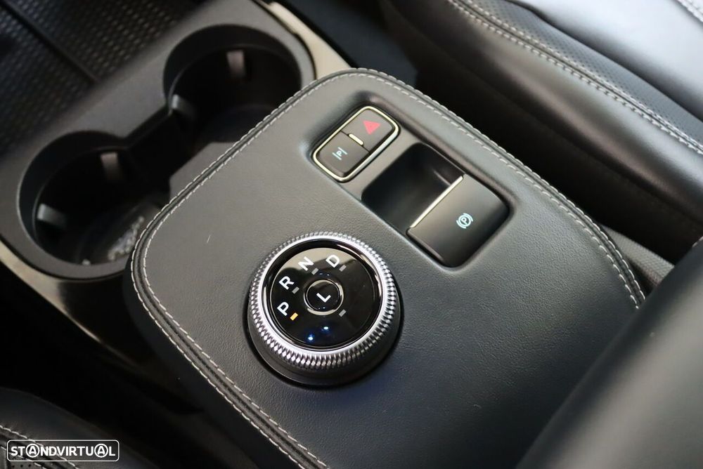 Ford Mustang Mach-E - 30