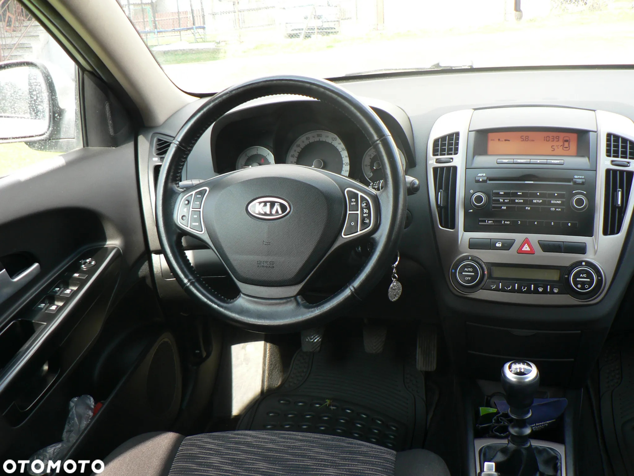 Kia Ceed Cee'd 1.6 Crdi Comfort + - 7