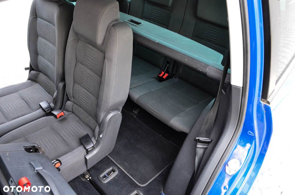 Volkswagen Touran 2.0 TDI DPF Highline - 34