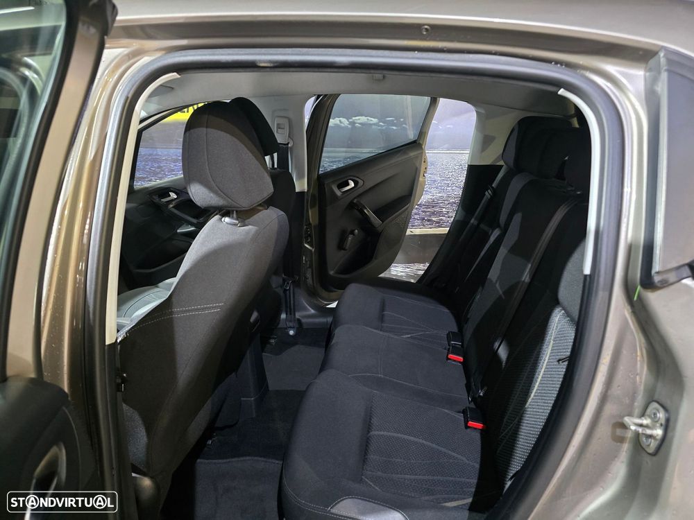 Peugeot 208 1.2 VTi Allure - 9
