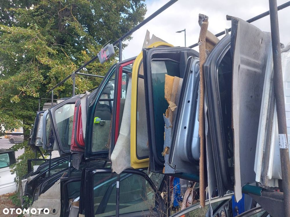 DRZWI KOMPLETNE PRAWY TYŁ VOLKSWAGEN BORA I SEDAN LC6M - 6