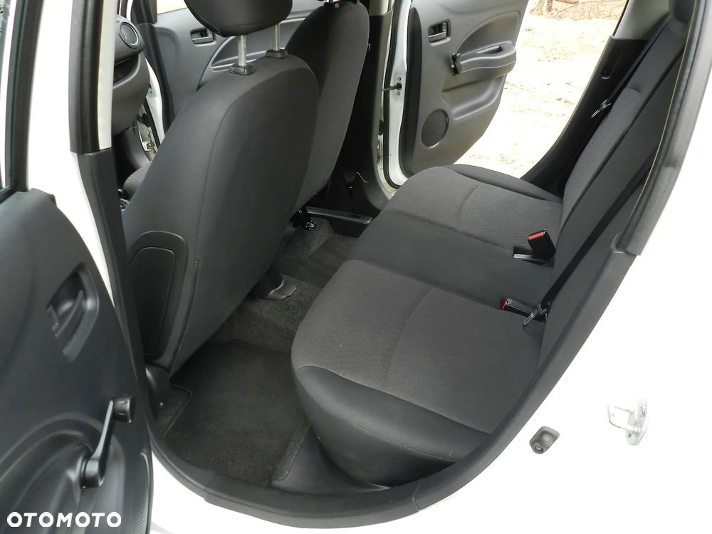 Mitsubishi Space Star - 12