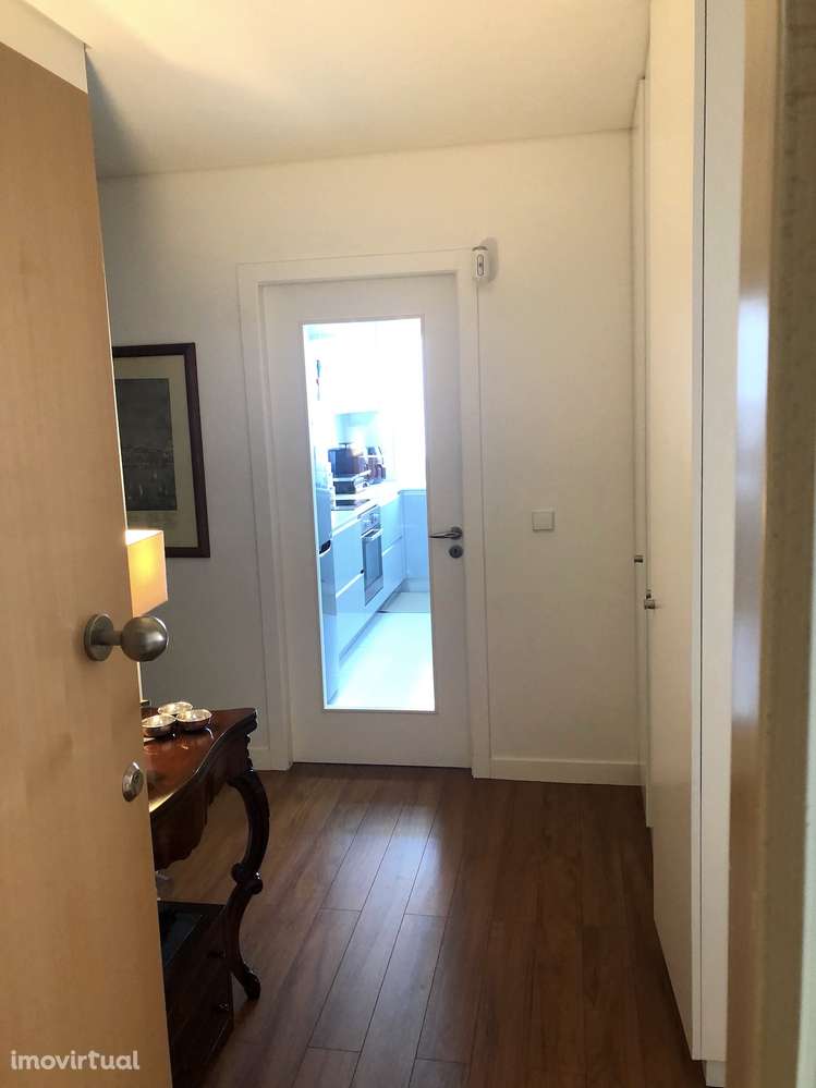 Apartamento T3 em condomínio fechado – Excelente localização - Grande imagem: 2/21