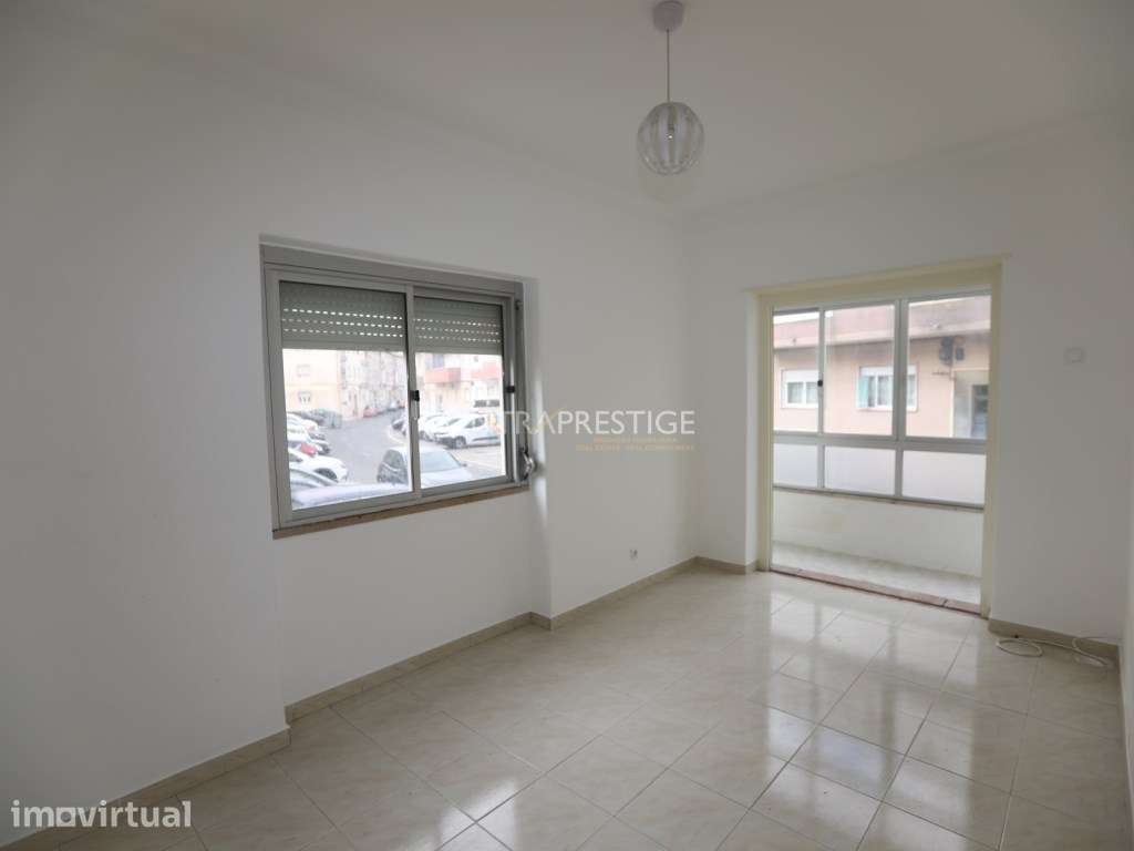 Arrendamento | Apartamento T2 com Logradouro e Arrecadação - Queluz. - Grande imagem: 5/27