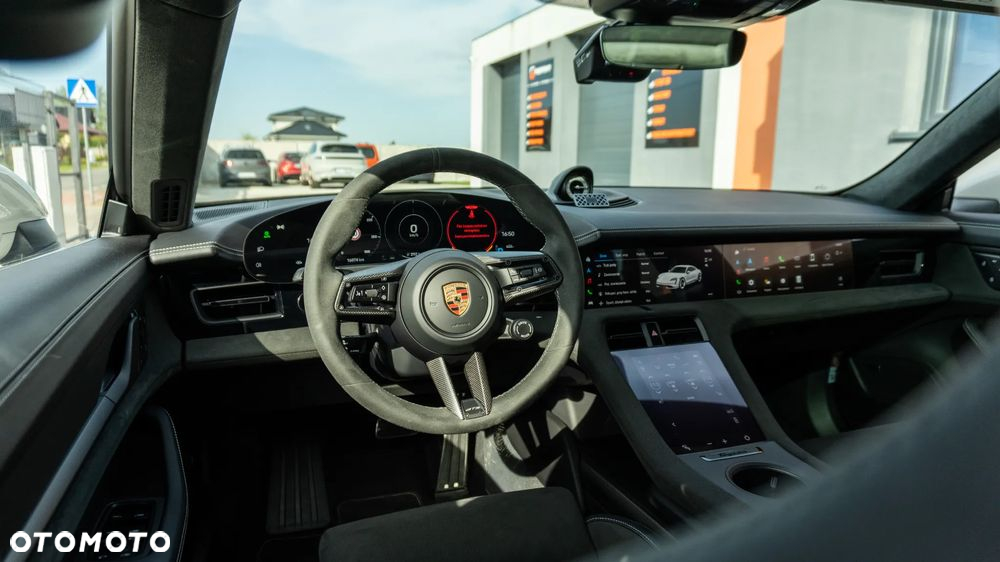 Porsche Taycan GTS - 20