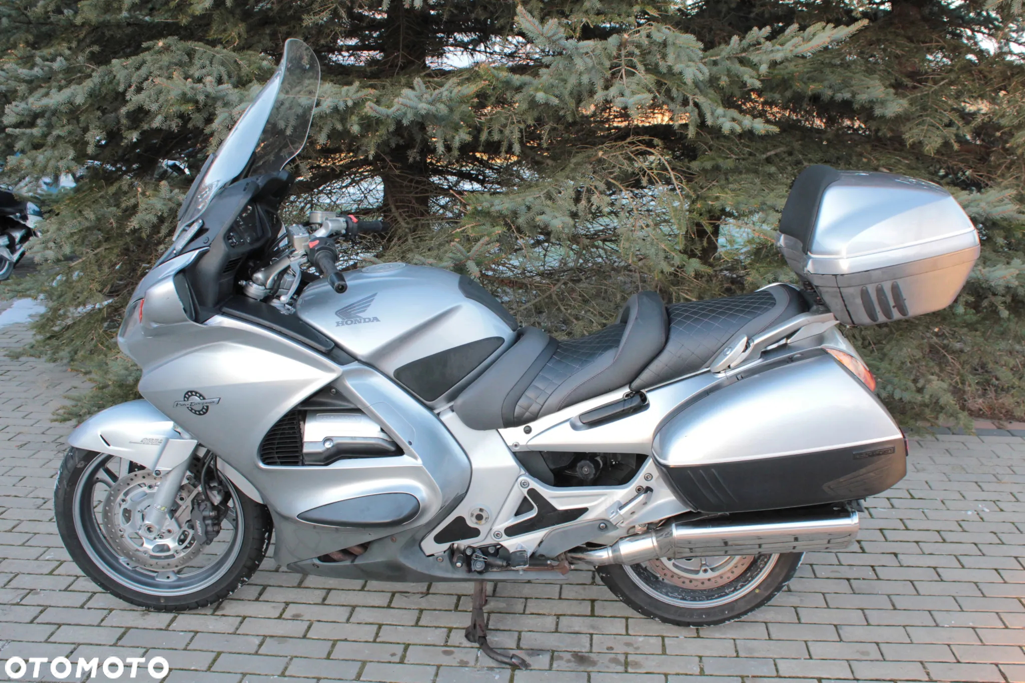 Honda ST - 16