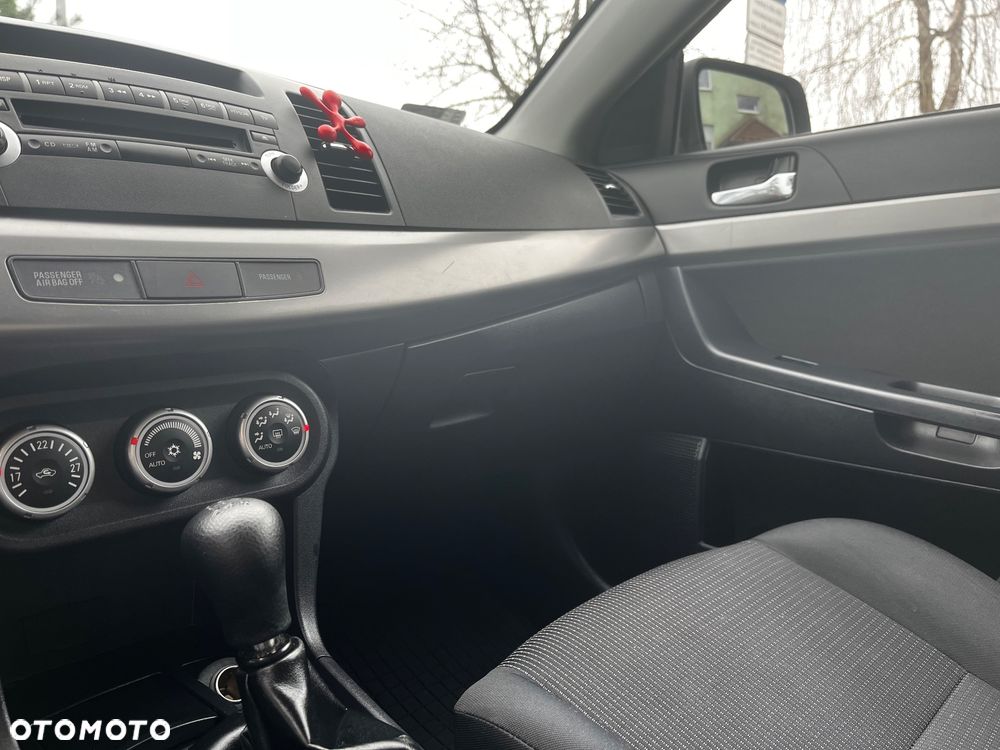 Mitsubishi Lancer 1.8 Invite - 9