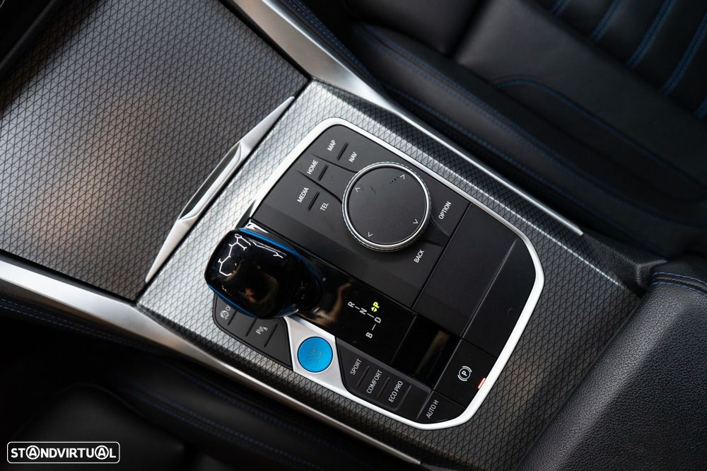 BMW i4 M50 Gran Coupe - 32
