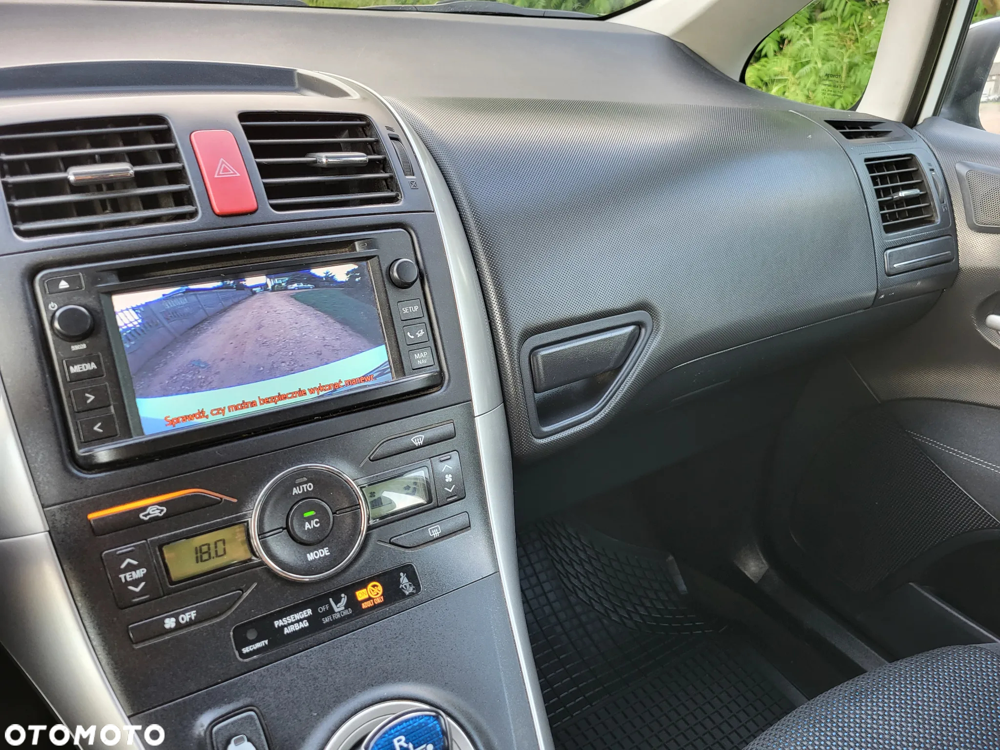 Toyota Auris 1.8 HSD Prestige NAVI - 29