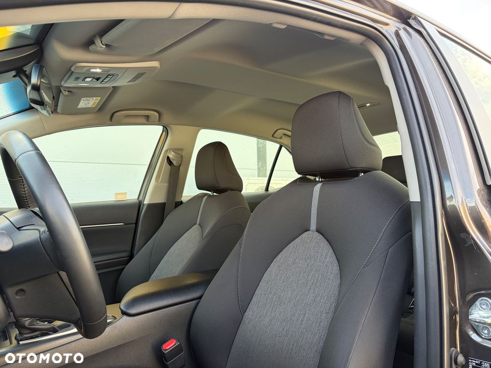 Toyota Camry 2.5 Hybrid Comfort CVT - 12