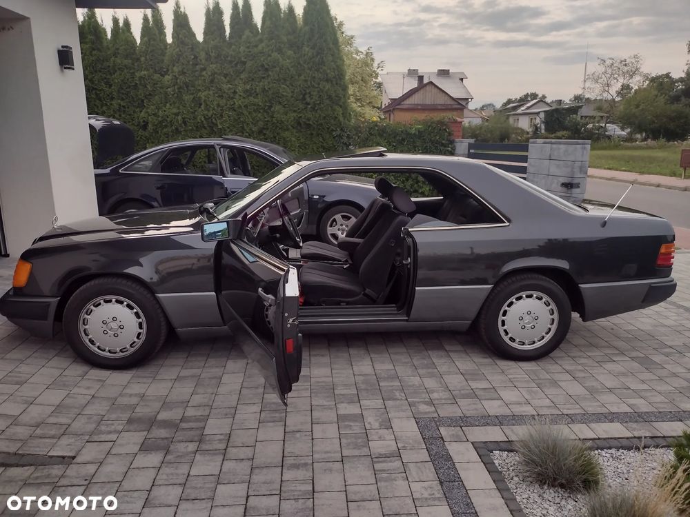 Mercedes-Benz W124 (1984-1993) ver-300-4--matic - 3