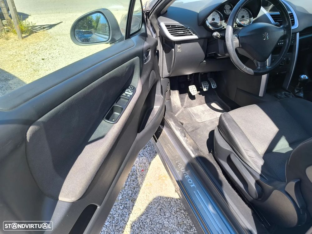 Peugeot 207 CC 1.6 HDi FAP - 17