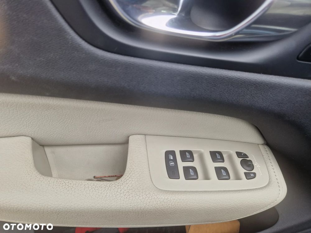 Volvo XC 60 - 25