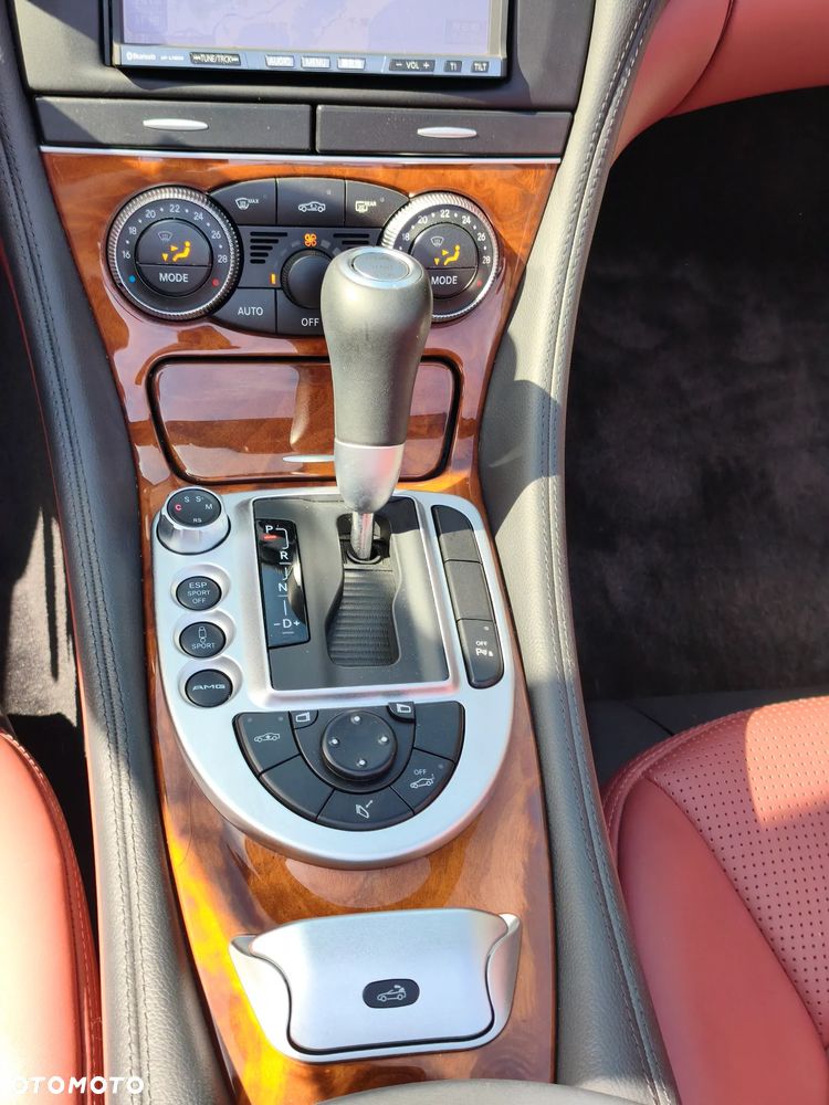 Mercedes-Benz SL 63 AMG SPEEDSHIFT MCT - 27