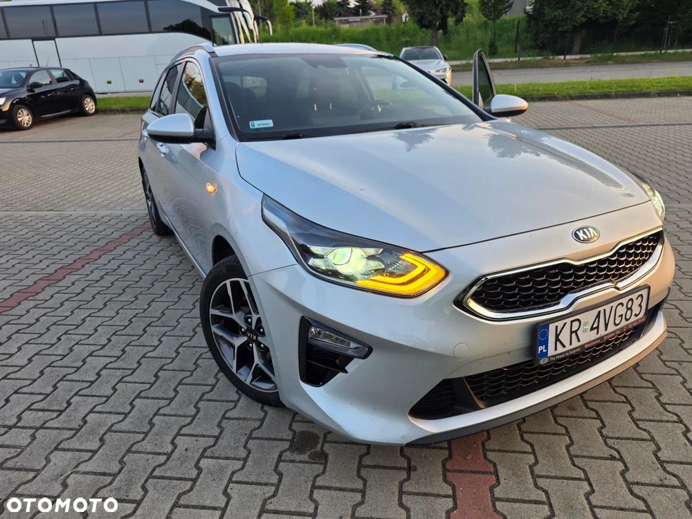 Kia Ceed 1.6 CRDi mHEV M DCT - 2
