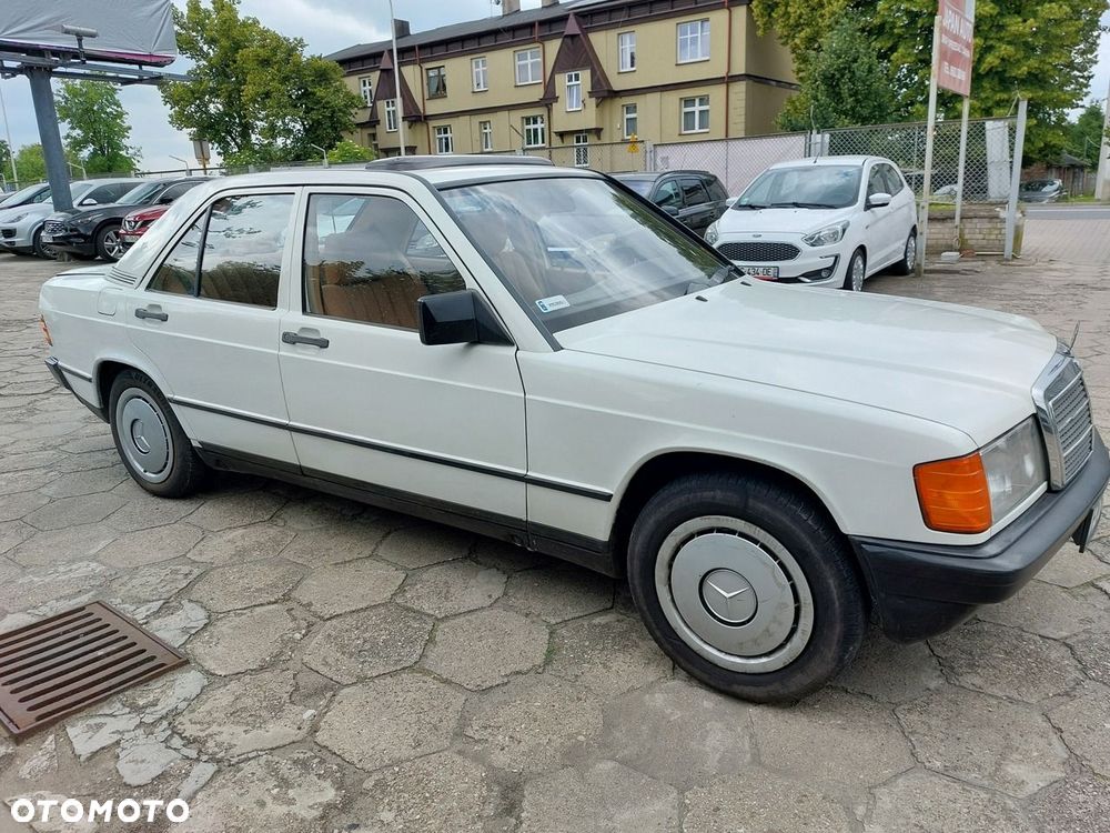 Mercedes-Benz W201 (190) - 2
