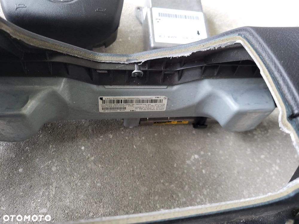 MERCEDES W204 LIFT DESKA KONSOLA AIRBAG PASY KOMPLET - 11