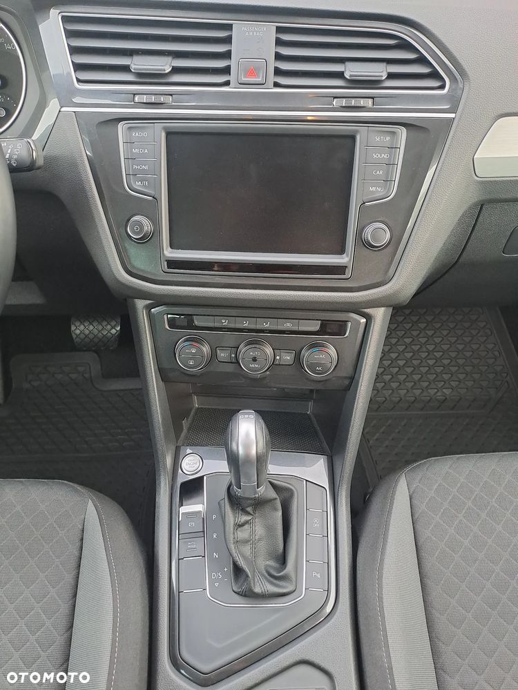 Volkswagen Tiguan - 16