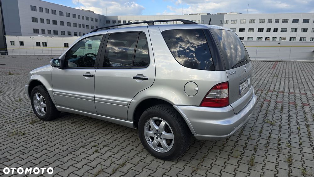Mercedes-Benz ML 500 - 4