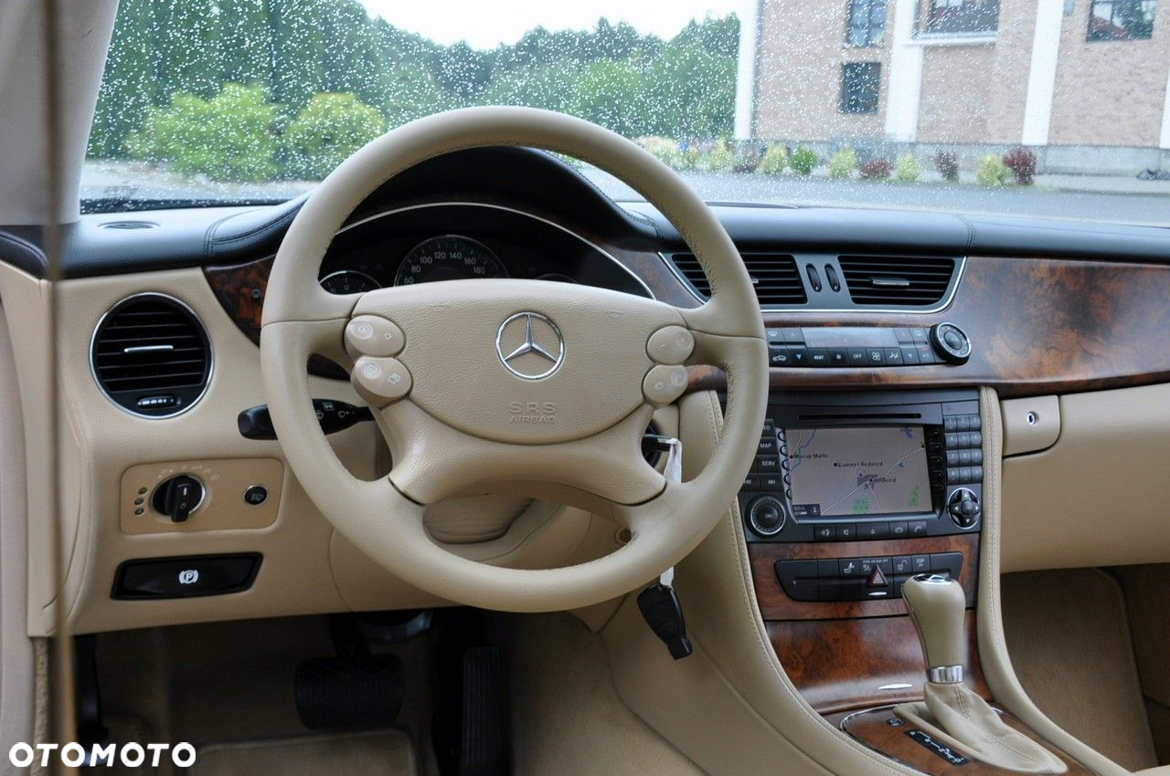 Mercedes-Benz CLS - 32
