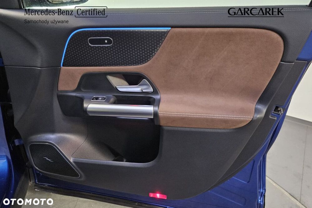 Mercedes-Benz GLA - 27