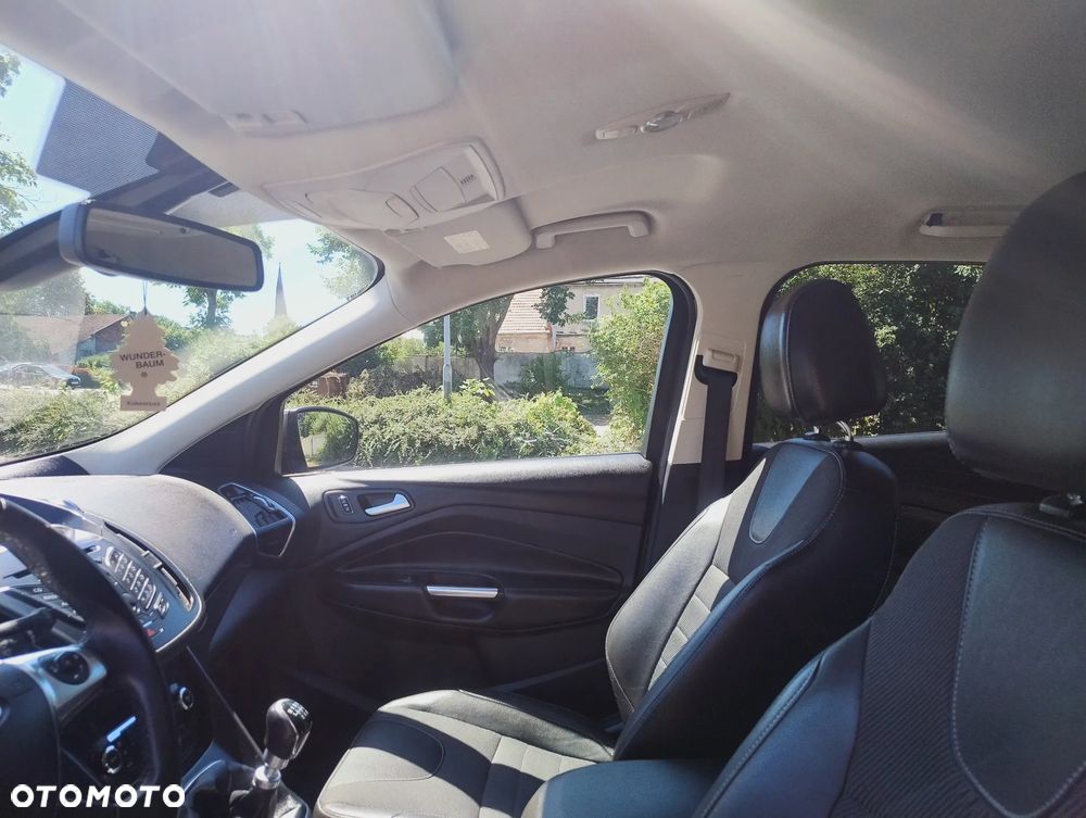 Ford Kuga 2.0 TDCi 2x4 Titanium - 11