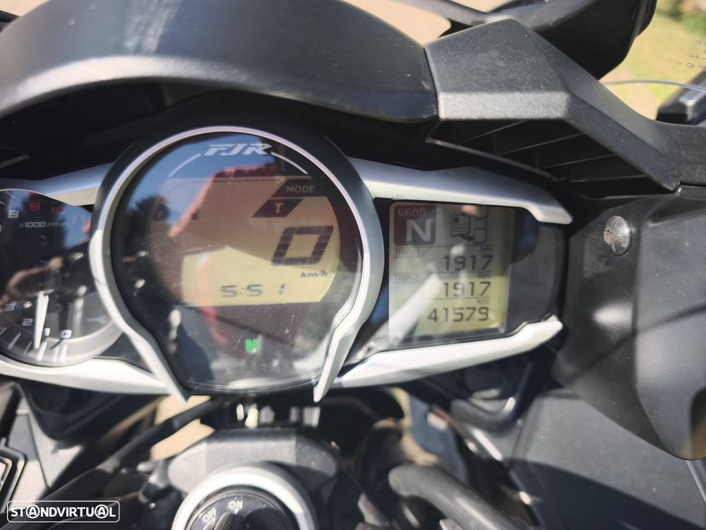 Yamaha FJR 1300 AE - 3