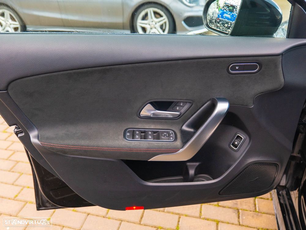 Mercedes-Benz A 250 Limousine e 8G-DCT AMG Line - 10