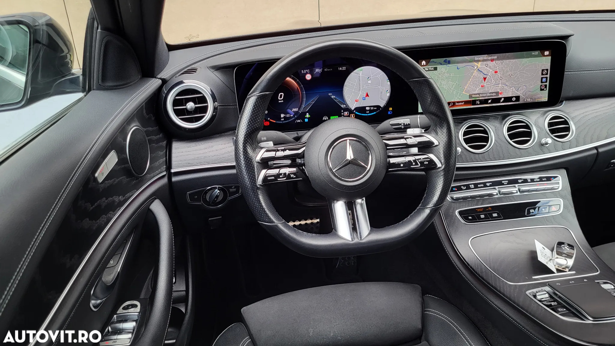 Mercedes-Benz E - 12