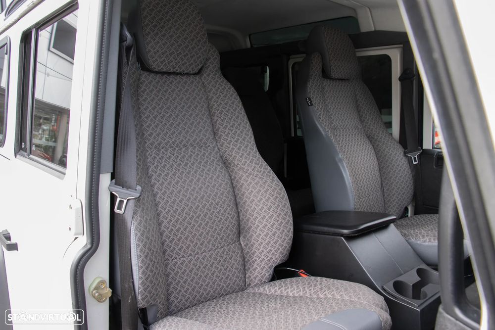 Land Rover Defender 110 2.5 Td5 E - 40
