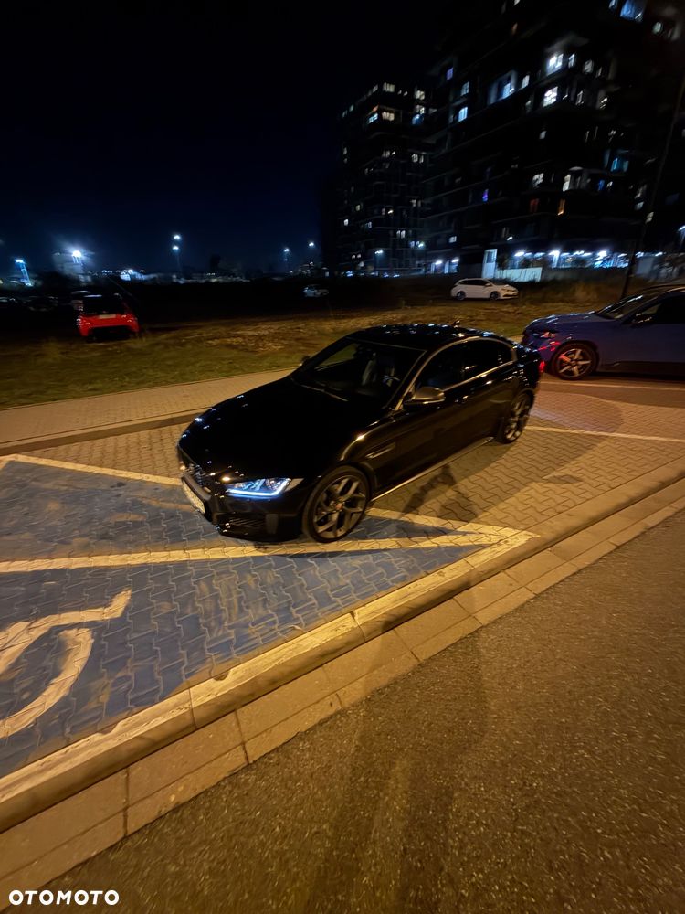 Jaguar Xe 2018 photo 3