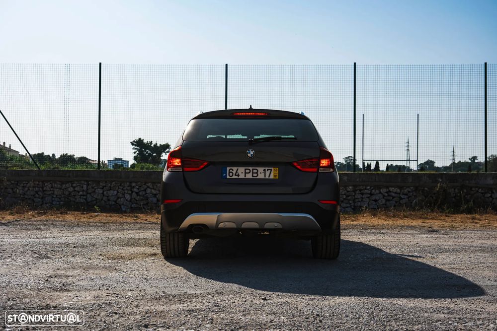 BMW X1 18 d sDrive Auto Line Sport - 5
