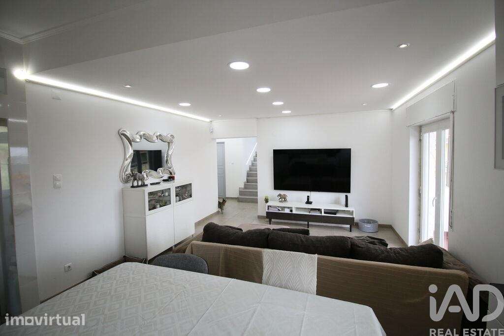 Moradia bi-familiar T6 em Ramada e Caneças de 178,37 m2 - Grande imagem: 5/34
