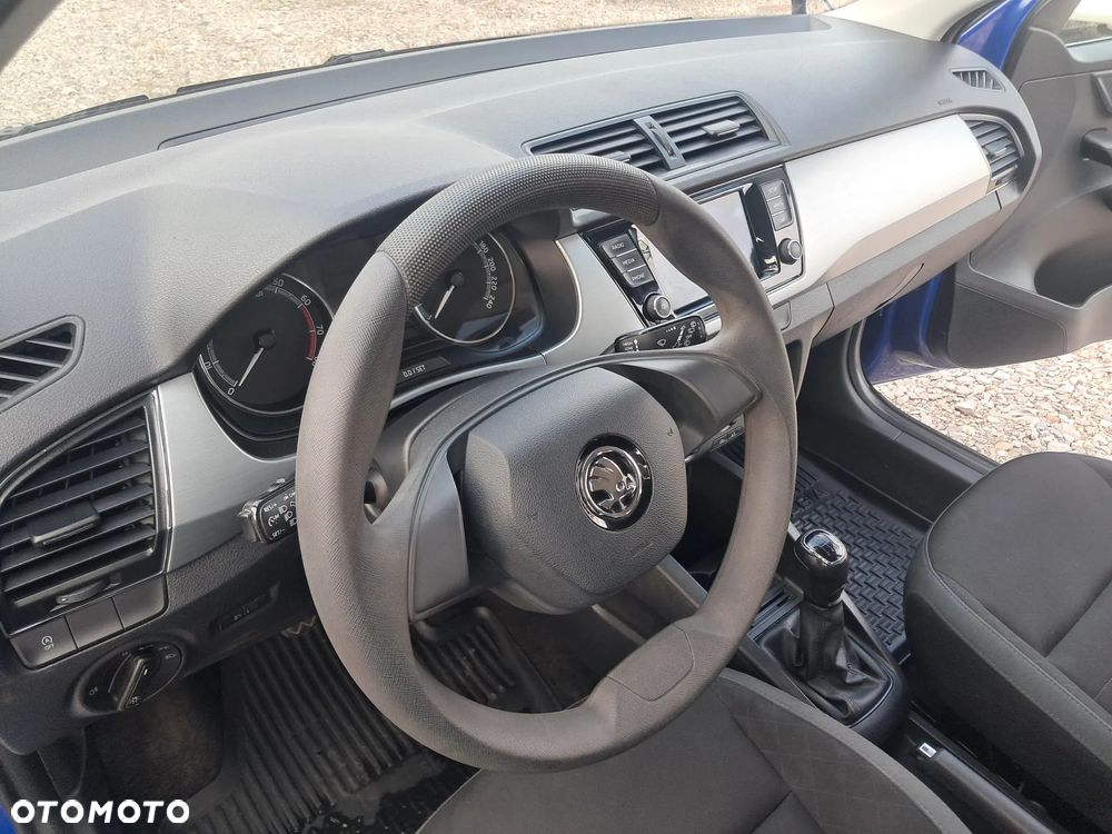 Skoda Fabia - 11