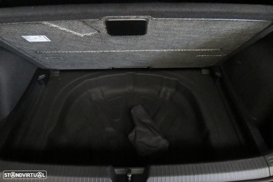 VW Golf 1.0 TSI Life - 28