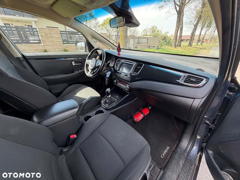 Kia Carens 1.7 CRDi 115 Dream Team Edition - 10